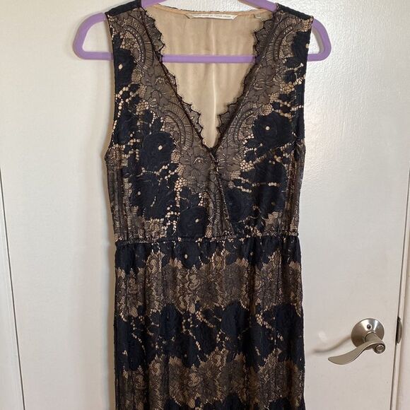 Twelfth Street by Cynthia Vincent- Sleeveless Lace Maxi Dress- Size Medium - Picture 6 of 17